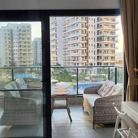 Apartman Pool View 1 Bedroom In Caesar Blue