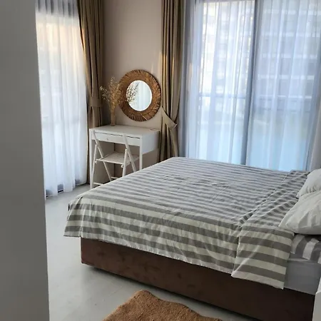 Apartman Pool View 1 Bedroom In Caesar Blue Derínia